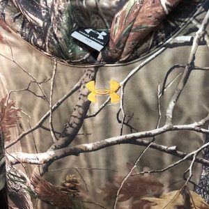 Youth boys under armor real tree camo hoodie